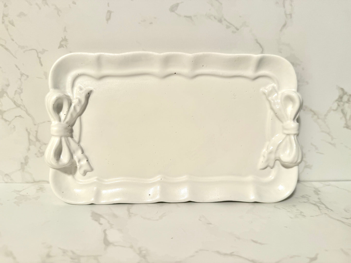 Bow jewelry tray
